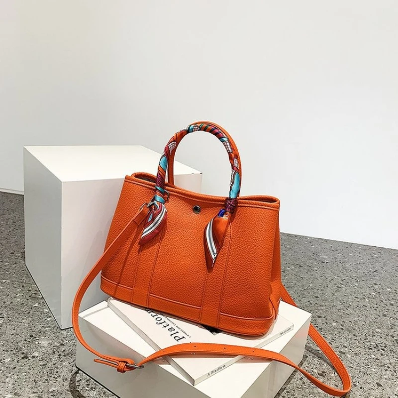 New in handbag New Fashion Shoulder Bag Daily All-match Large Capacity Shoulder Strap Handbag Elegant Elegant Women's Bag - Image 5