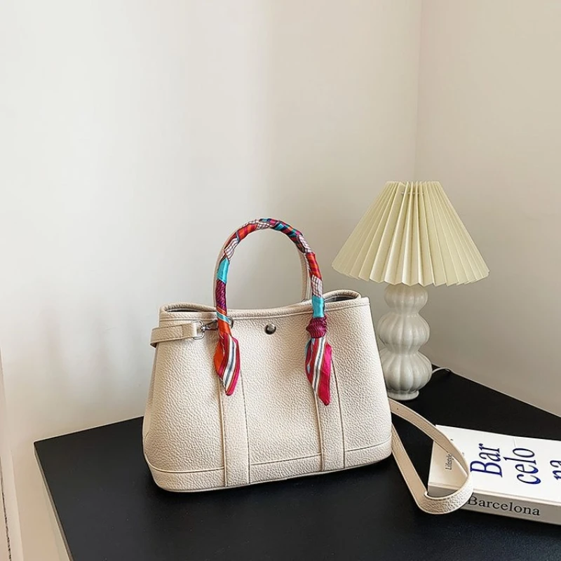 New in handbag New Fashion Shoulder Bag Daily All-match Large Capacity Shoulder Strap Handbag Elegant Elegant Women's Bag